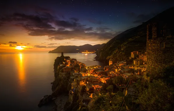 Picture sea, sunset, mountains, lights, rocks, tower, home, the evening, Italy, Vernazza
