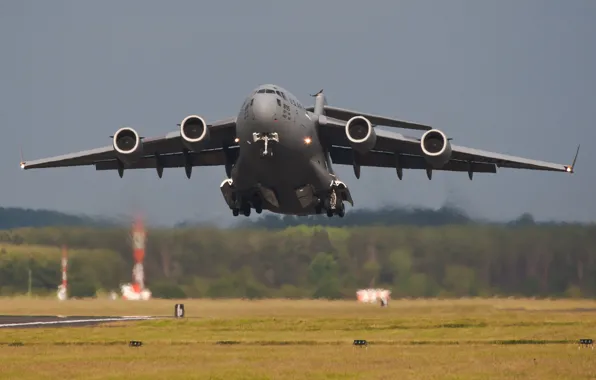 Picture the airfield, American, the rise, strategic, military transport aircraft, Boeing C-17 Globemaster III, "Globemaster" III, …