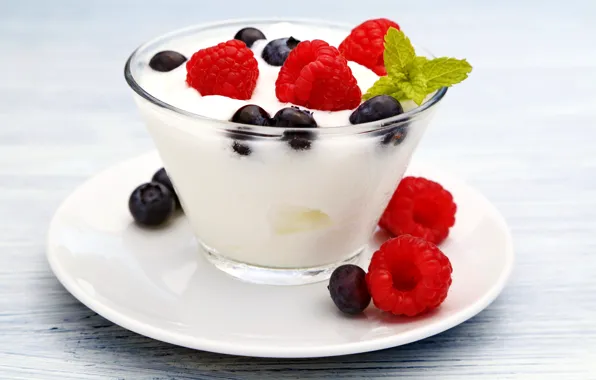 Picture berries, raspberry, blueberries, fresh, mint, dessert, sweet, dessert, berries, yogurt, yogurt