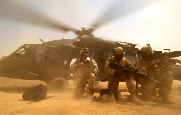 Picture desert, soldiers, helicopter, landing, black hawk