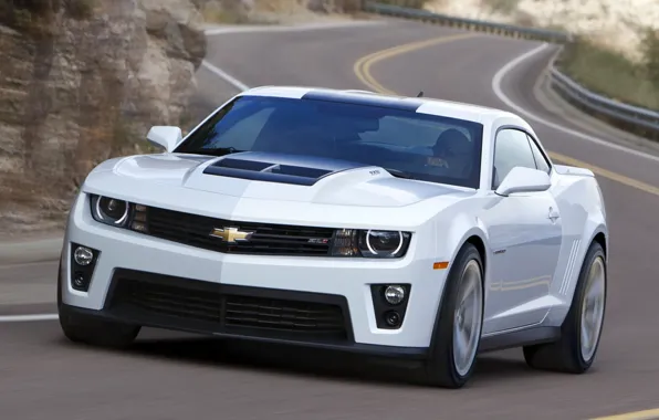 Picture road, white, coupe, Chevrolet, muscle car, camaro, chevrolet, the front, Muscle car, Camaro, zl1