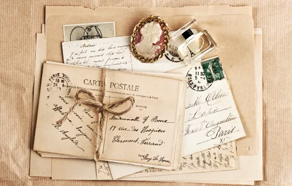 Picture vintage, the envelope, brooch, perfume, letters, cards, brand