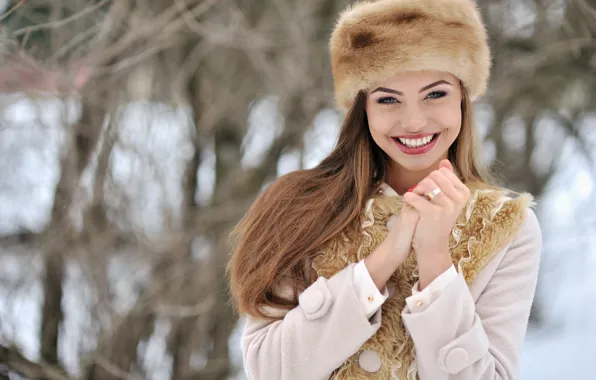 Picture winter, look, girl, snow, face, smile, mood, hat, hands, gloves, fur, coat