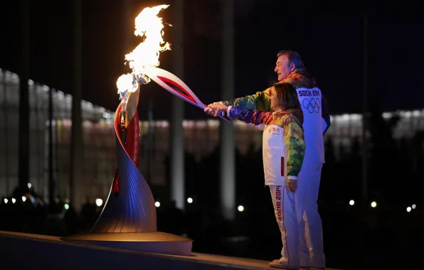 Picture torch, Sochi, Vladislav Tretiak, Irina Rodnina, 2014 Olympics, the Olympic flame