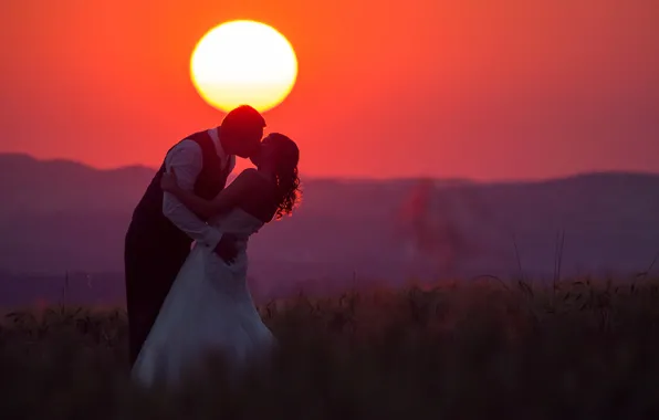Picture love, fireball, twilight, sunset, kiss, hill, couple, dusk, wedding, bride, silhouette, red sky, groom