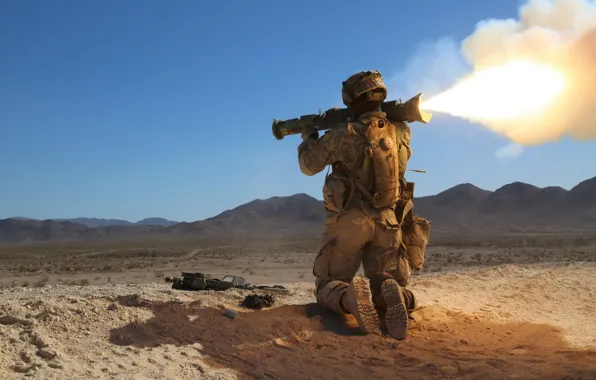 Picture shot, soldiers, M136