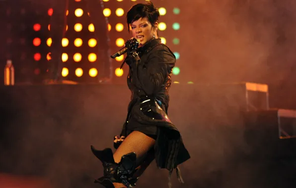 Picture concert, microphone, singer, Rihanna