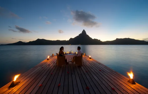 Picture sunset, Bora-Bora, table for two, romantic dining