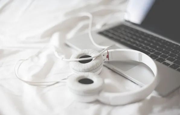Picture headphones, laptop, white