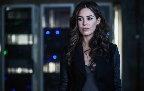 Picture fiction, girls, fantasy, the series, action, drama, horror, Dominion, Dominion, TV Show, Roxanne McKee, Roxanne …