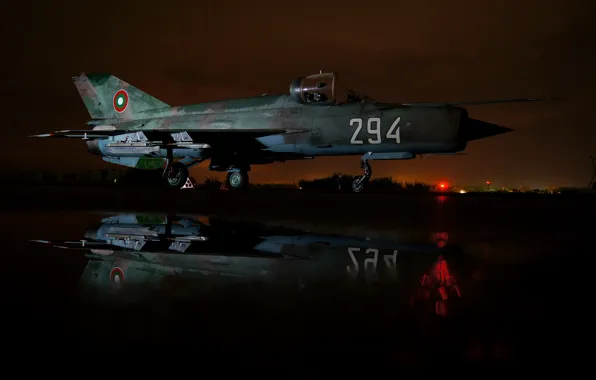 Picture fighter, the airfield, multipurpose, The MiG-21