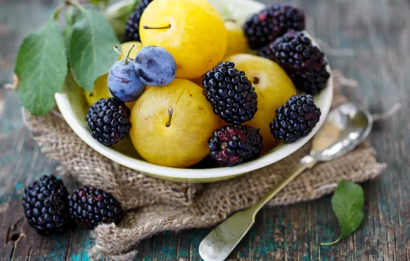 Picture berries, spoon, plum, BlackBerry
