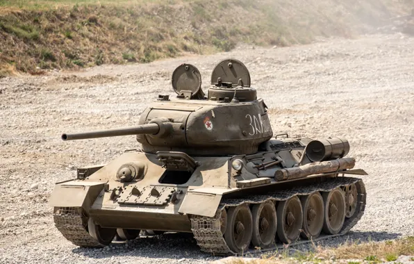 Picture field, tank, Soviet, average, T-34-85