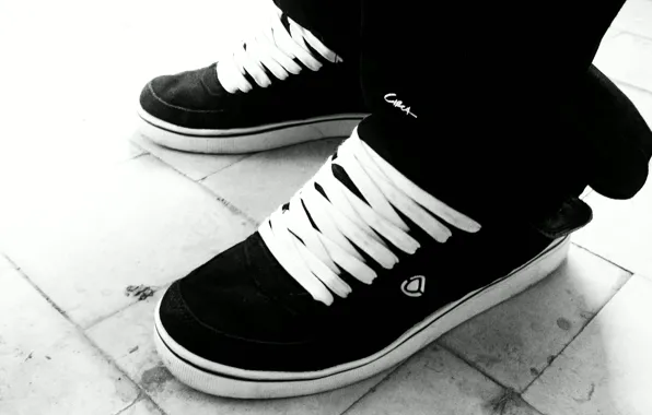 Picture sneakers, b/W, Circa