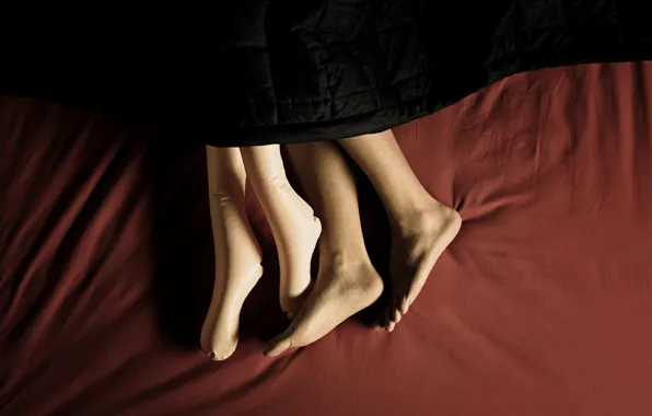 Picture love, loneliness, Wallpaper, feet, bed, humor, bed, wallpaper, the trick, rubber woman