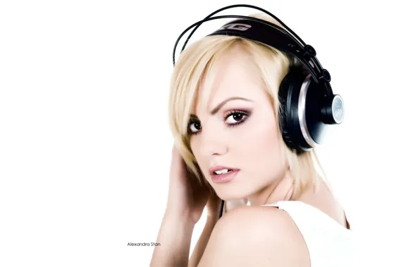 Picture face, Headphones, singer, Alexandra Stan