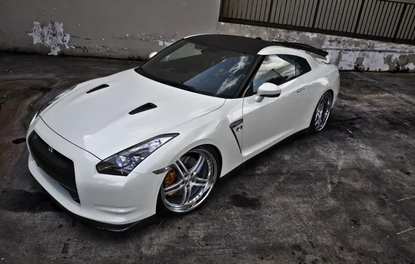 Picture white, tuning, Nissan