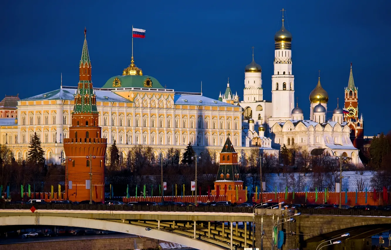 Photo wallpaper bridge, the city, Wallpaper, Moscow, flag, the Kremlin, wallpaper, Russia, Moscow, capital
