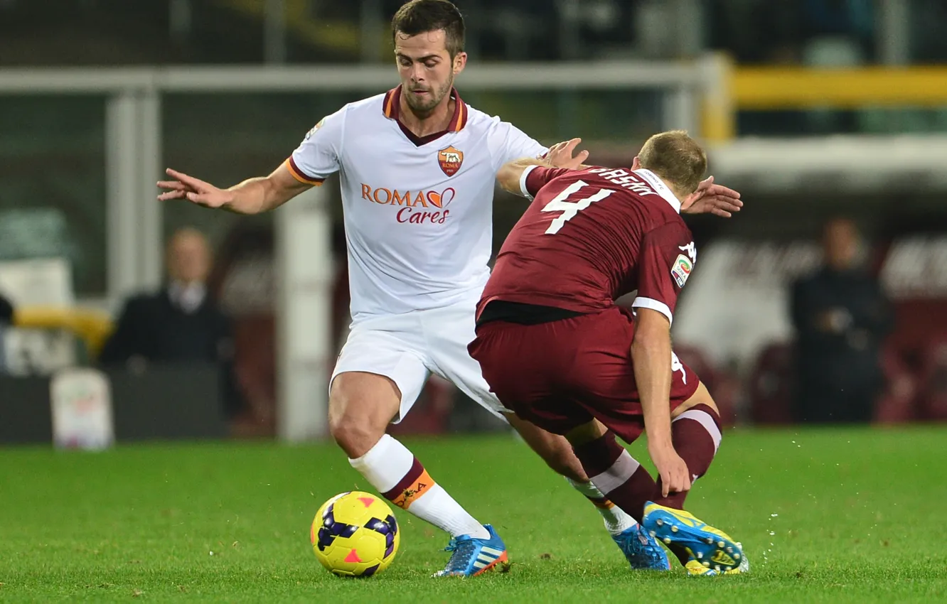 Wallpaper Football, Soccer, AS Roma, Bosnia, Centrocampista, Miralem Pjanic,  Midfield. Dribling images for desktop, section спорт - download