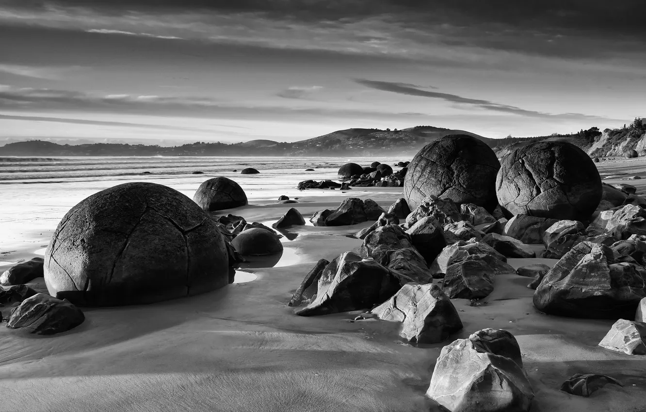 Wallpaper stones, shore, black and white, round images for desktop, section  пейзажи - download