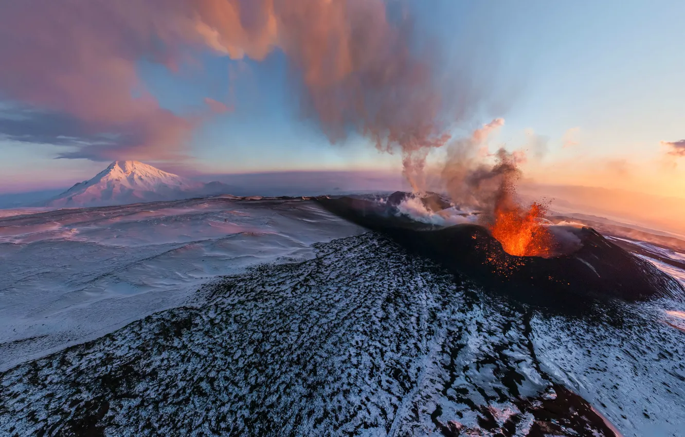 Photo wallpaper the volcano, the eruption, Kamchatka, Flat Tolbachik