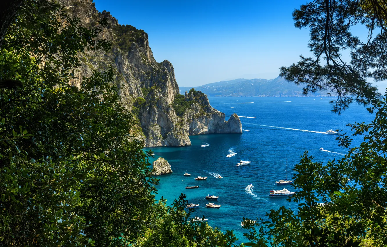 Photo wallpaper Nature, Yacht, Rock, Italy, Coast, Capri, Sailing