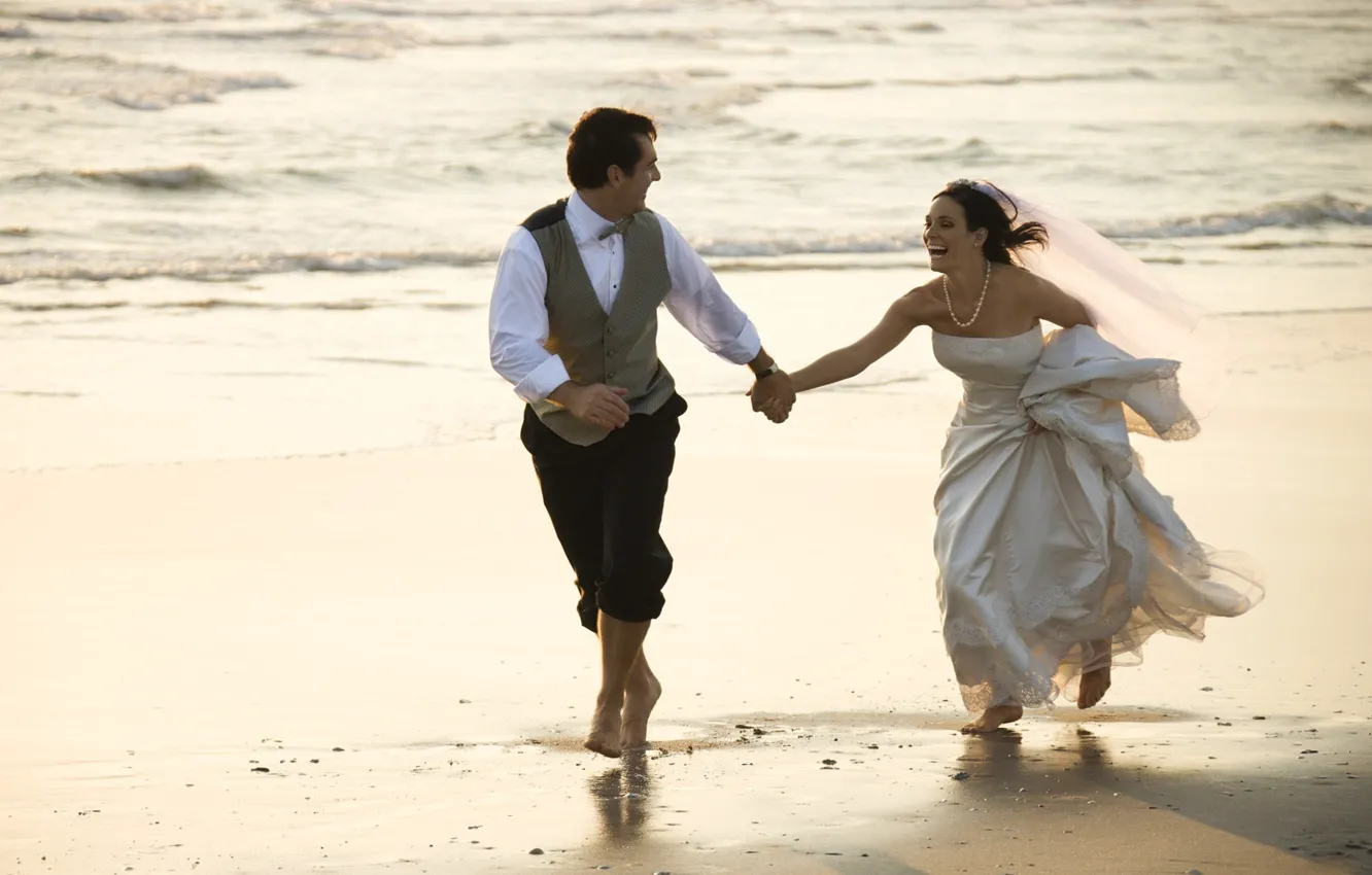 Photo wallpaper sand, sea, joy, mood, the bride, veil, wedding, the groom, wedding dress