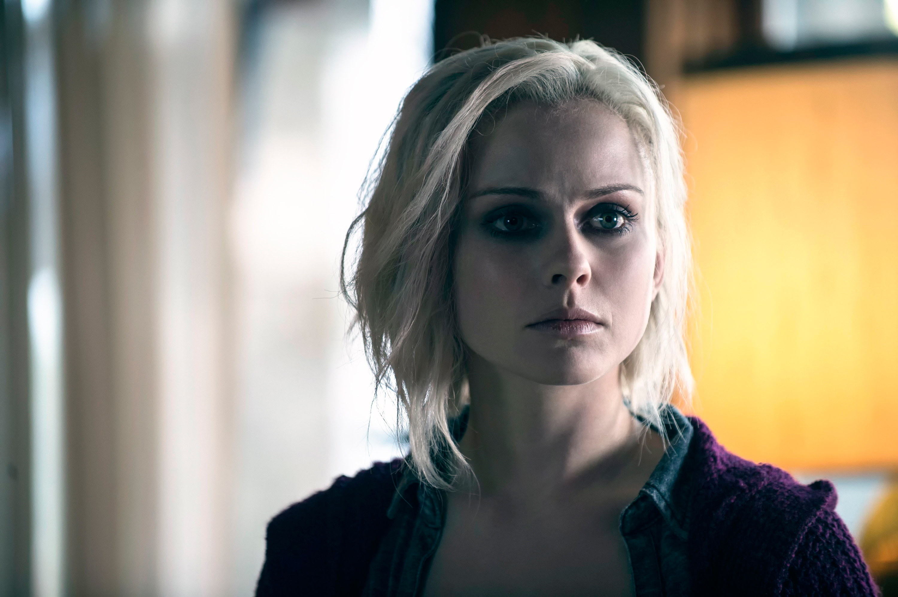 Manual resize of wallpaper the series, horror, Comedy, Rose McIver ...
